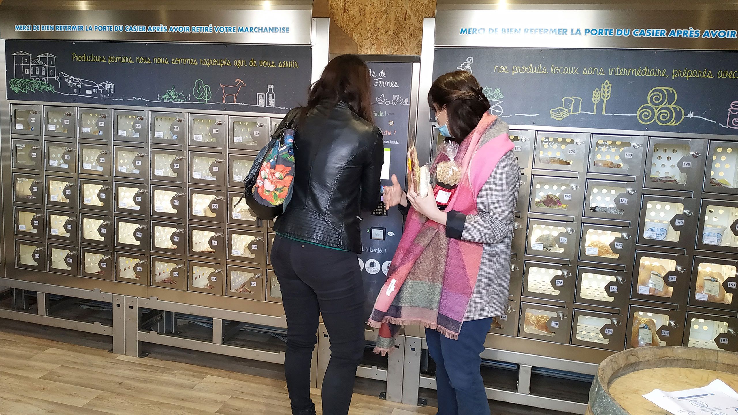 Habillage de distributeurs automatiques par l'Atelier Matière